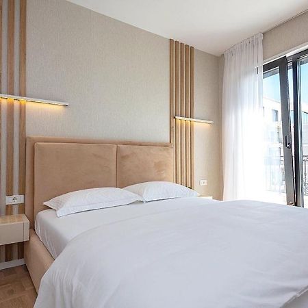 Green Terrace Square View Тирана Екстериор снимка