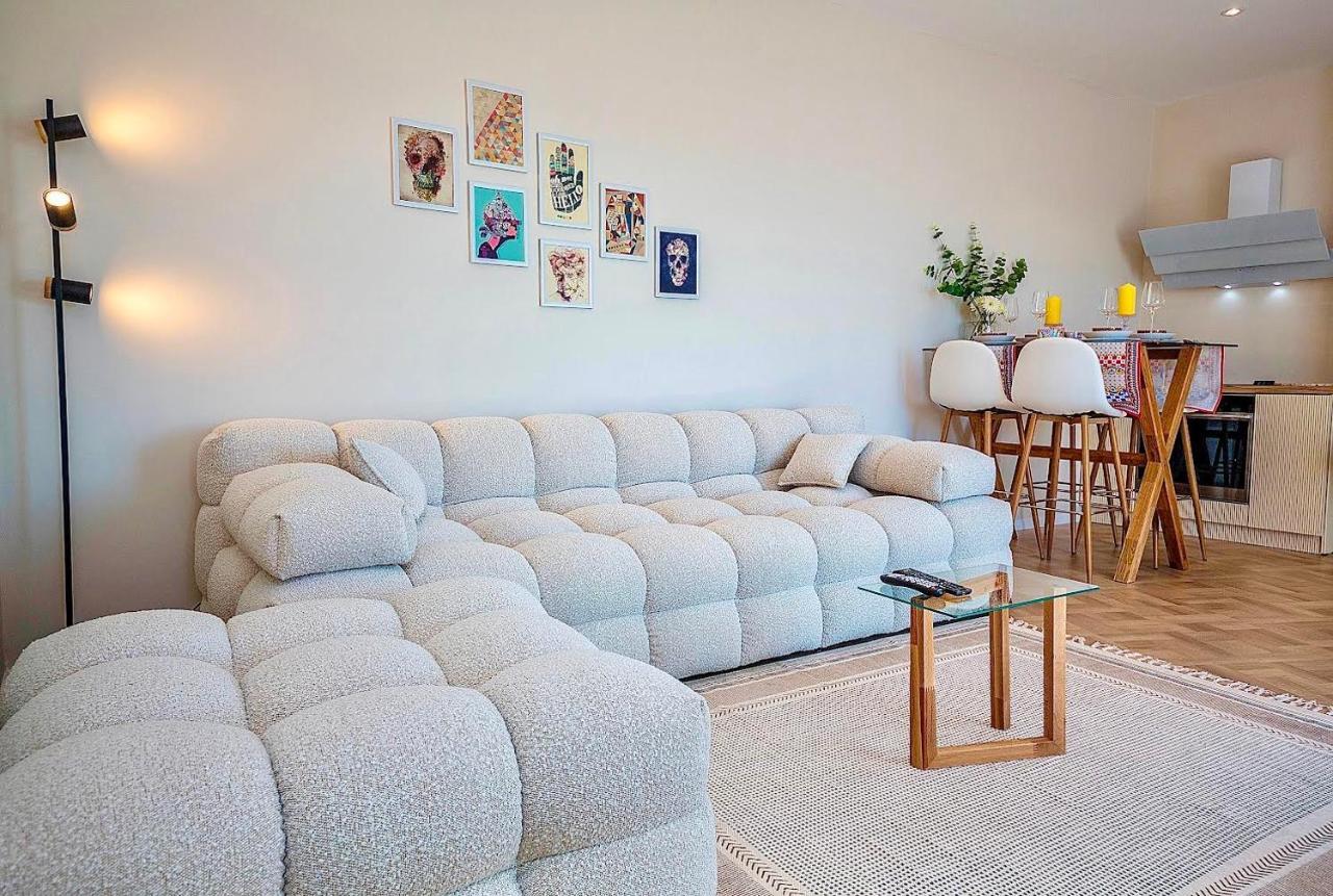 Green Terrace Square View Тирана Екстериор снимка