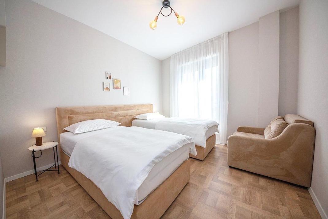 Green Terrace Square View Тирана Екстериор снимка