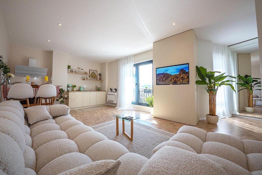Green Terrace Square View Тирана Екстериор снимка